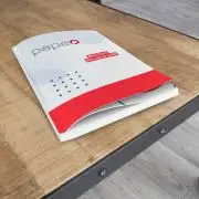 Brochure dos carré collé
