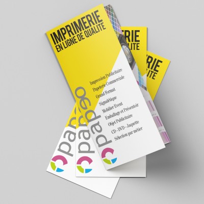 Le dépliant est un support à faible coût, offrant une grande surface d'impression et pouvant être imprimé en grande quantité. Il est composé au minimum d'un pli et de quatre pages. Il s'agit du support idéal pour présenter une entreprise, ses activités, ses services, ou encore ses produits de manière personnalisée.